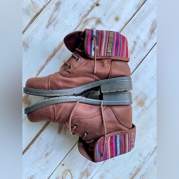 AMERICAN EAGLE boots brown faux leather FALL bootie boho colorful EUC 9.5 - Picture 5 of 11